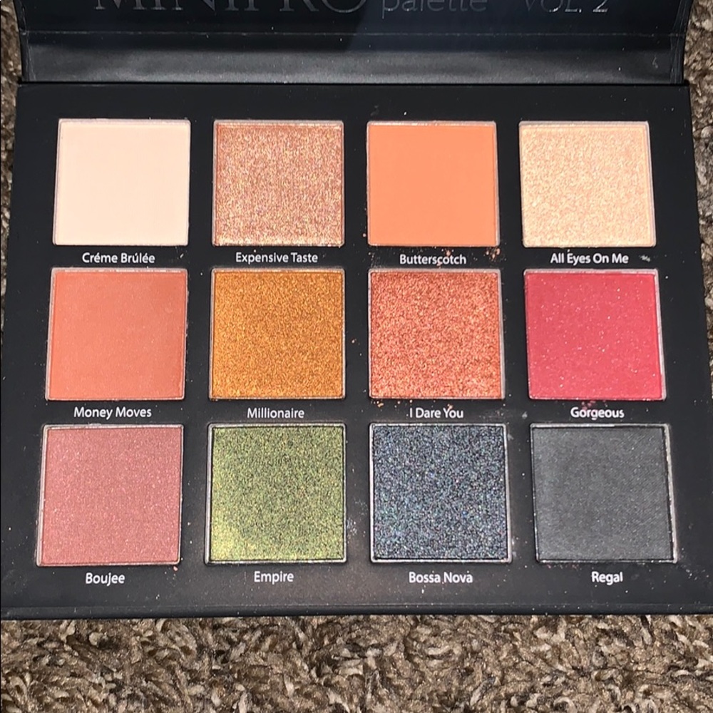 Eyeshadow pallete